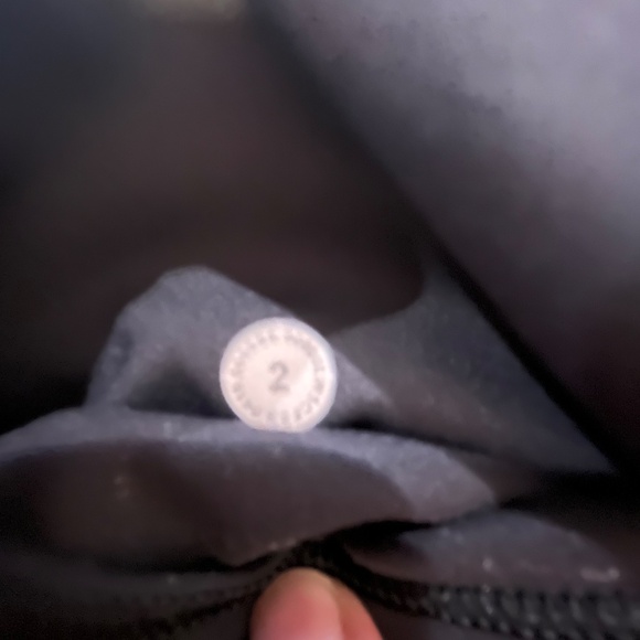 Lululemon Wunder Train size 2 black - Picture 3 of 3